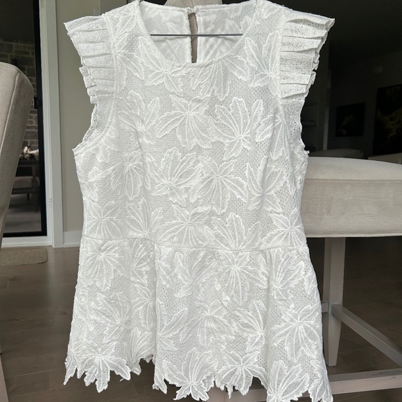 Vero Moda NWOT Big Flower Lace size 12 - Picture 1 of 8